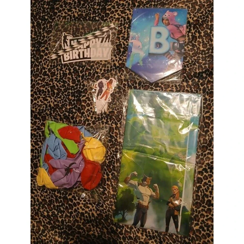 New Fortnite-themed party supply set.